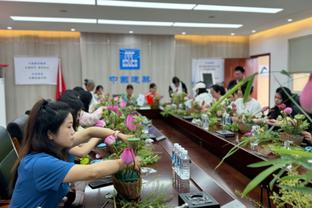 Thuyền ký: Không biết mọi người cảm thấy Uy thiếu không thể ảnh hưởng đến trận đấu, hắn ở trên sân không chỗ nào không ở.